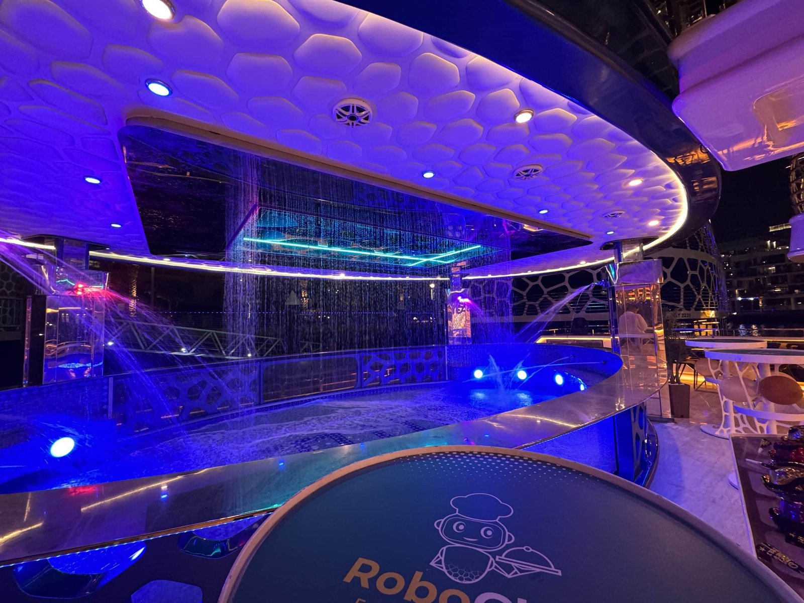 Ambiance of the Cruise