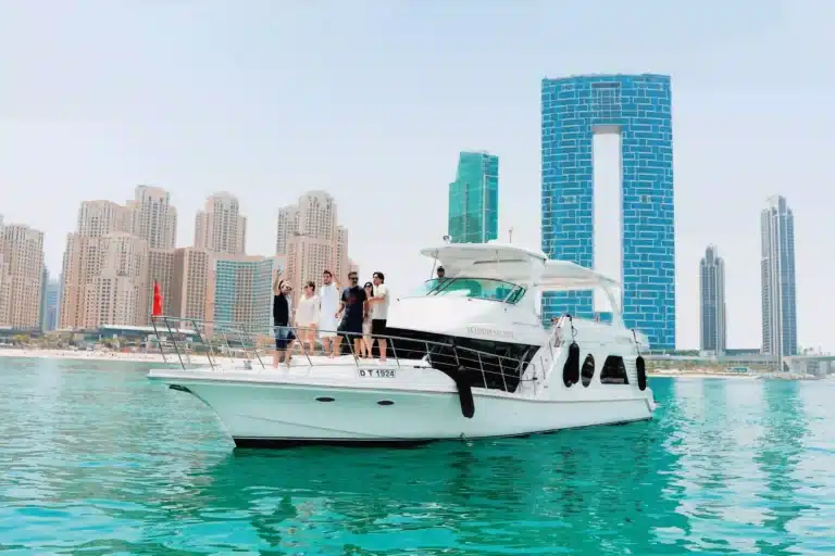Sharing Yacht Tour In Dubai Marina For 1 Hour