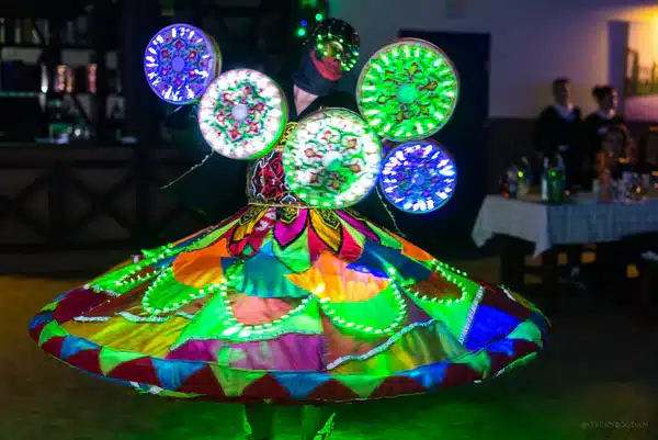 Live Entertainment & Dance Shows