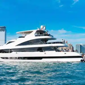 Super Yacht Night Party In Dubai Marina With Live DJ & Live BBQ
