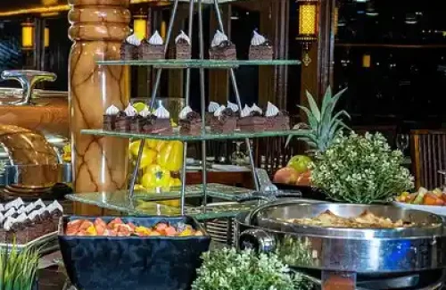 Alishba Dhow Cruse food