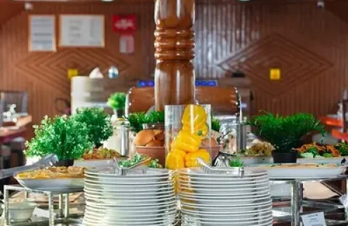 Alishba Dhow Cruse food set up