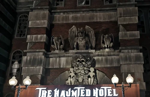 IMG World Hunted Hotel