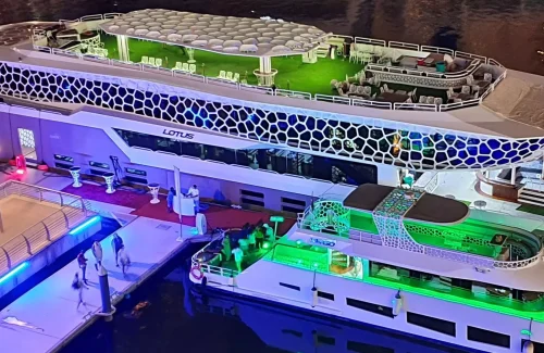 Lotus Dhow -Marina