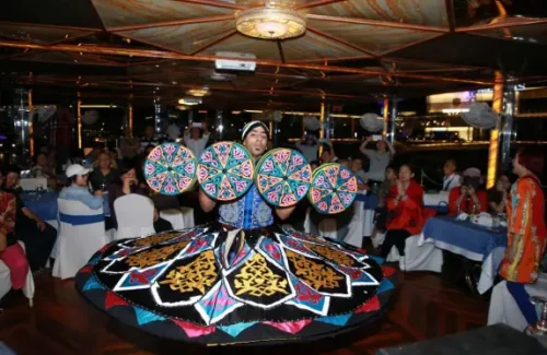 Mega Dhow Tanoura Dance